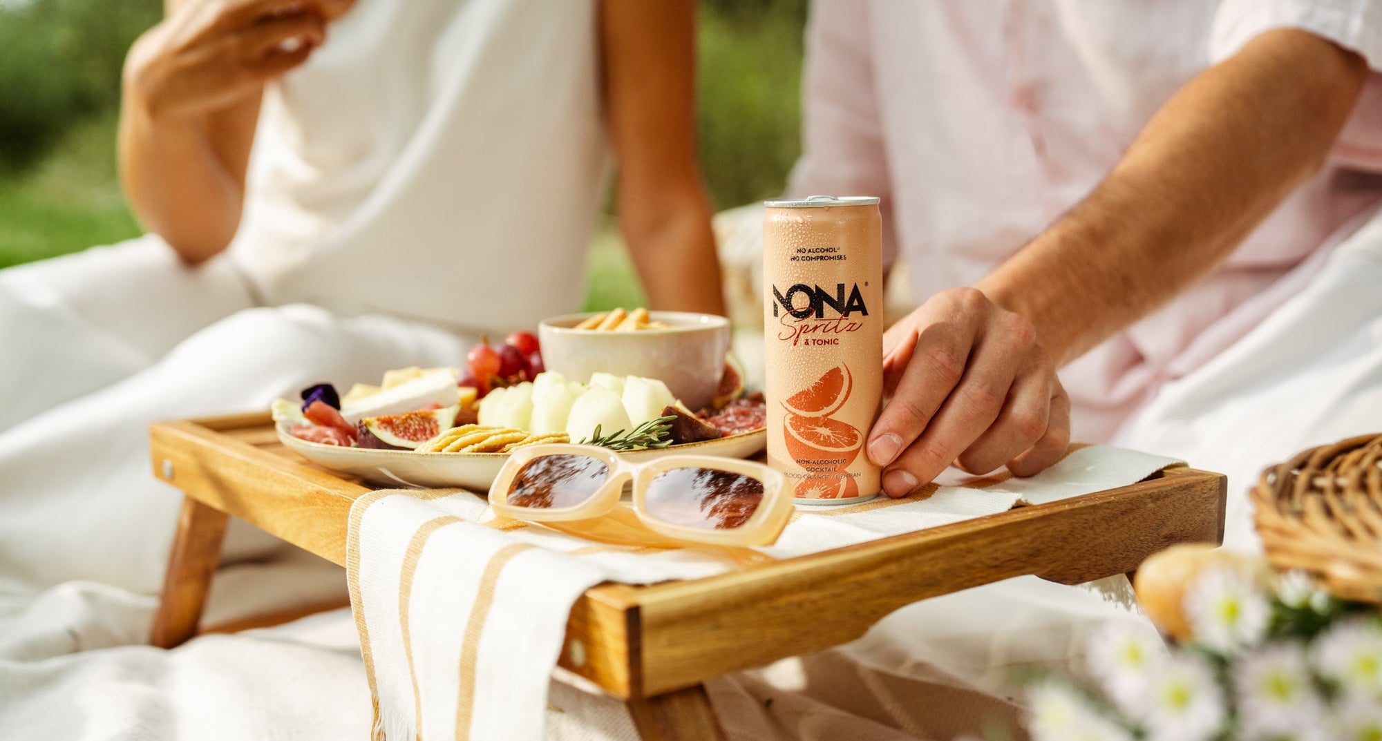 <p><strong>DISCOVER NONA SPRITZ & TONIC</strong></p>